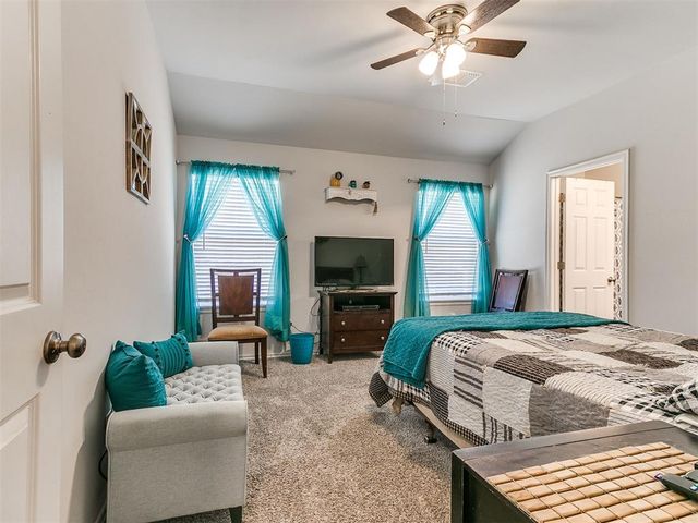 827 Twin Lakes Drive, Noble, OK 73068