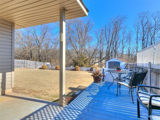 827 Twin Lakes Drive, Noble, OK 73068