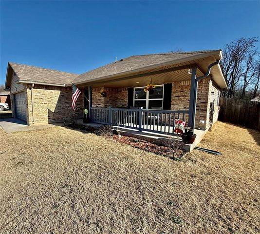 827 Twin Lakes Drive, Noble, OK 73068