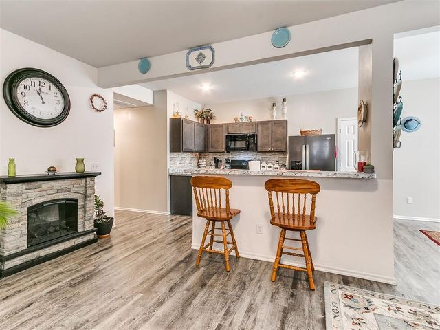 827 Twin Lakes Drive, Noble, OK 73068