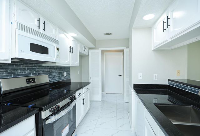 4647 Glenvillage Street, Houston, TX 77084