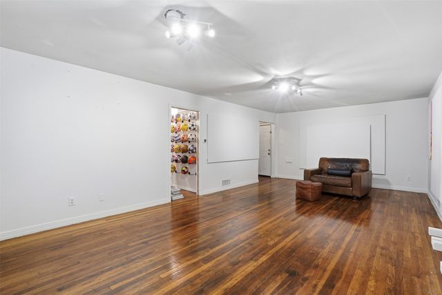 2517 Wayside Avenue, Fort Worth, TX 76110