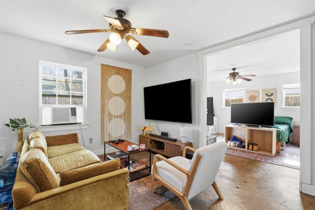 2517 Wayside Avenue, Fort Worth, TX 76110