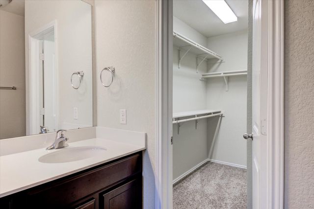 403 Kyra LN, Taylor, TX 76574