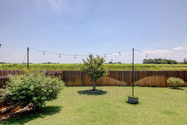 403 Kyra LN, Taylor, TX 76574