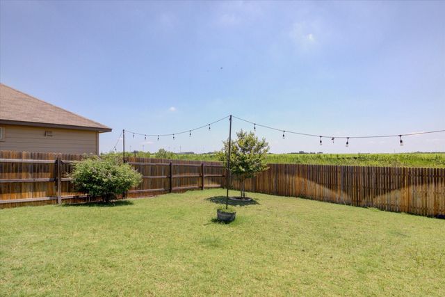 403 Kyra LN, Taylor, TX 76574