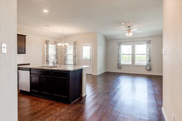 403 Kyra LN, Taylor, TX 76574