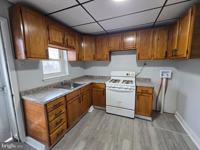 814 UPLAND ST, Chester, PA 19013