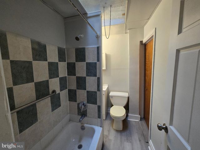 814 UPLAND ST, Chester, PA 19013