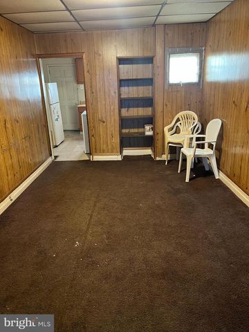 814 UPLAND ST, Chester, PA 19013