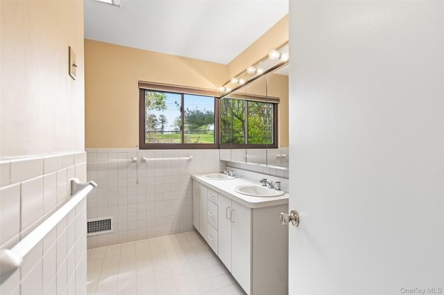 58 Spencer Court, Hartsdale, NY 10530