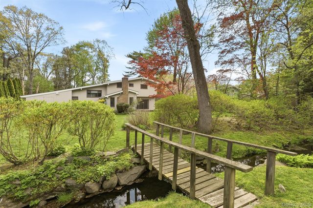 58 Spencer Court, Hartsdale, NY 10530