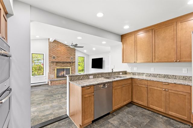 58 Spencer Court, Hartsdale, NY 10530
