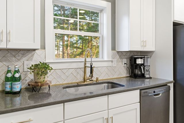 567 Crown Mountain Way, Dahlonega, GA 30533