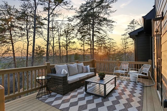 567 Crown Mountain Way, Dahlonega, GA 30533