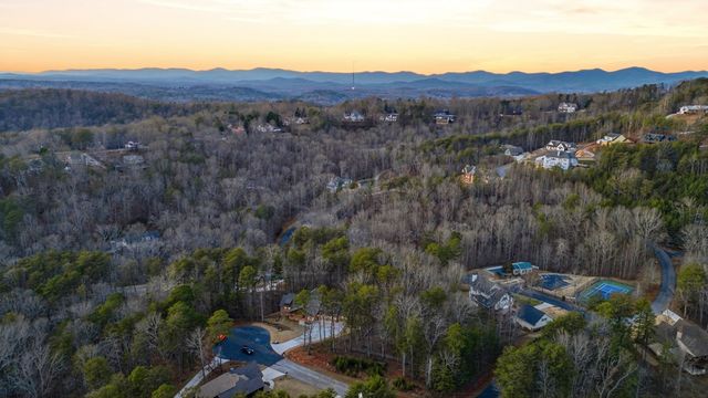 567 Crown Mountain Way, Dahlonega, GA 30533