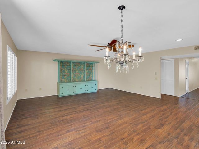 10825 W CARON Drive, Sun City, AZ 85351