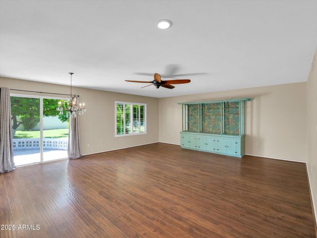 10825 W CARON Drive, Sun City, AZ 85351