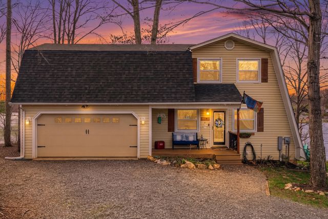 497 Long Island DR, Moneta, VA 24121