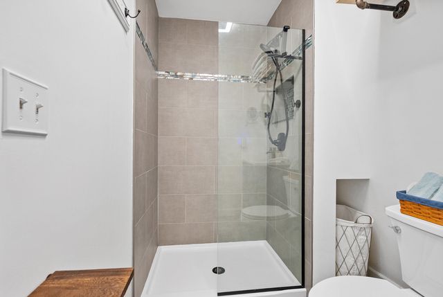 497 Long Island DR, Moneta, VA 24121