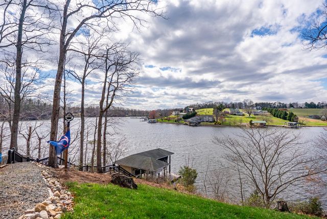 497 Long Island DR, Moneta, VA 24121