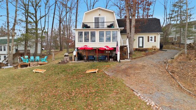 497 Long Island DR, Moneta, VA 24121