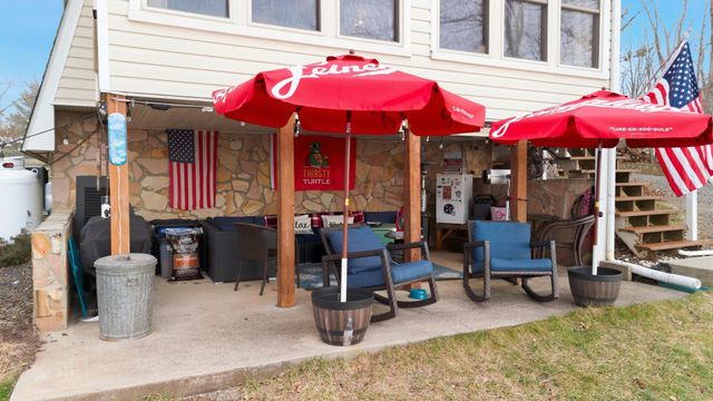 497 Long Island DR, Moneta, VA 24121