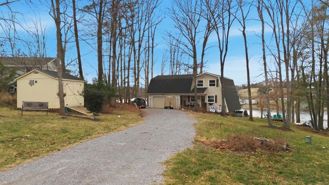 497 Long Island DR, Moneta, VA 24121