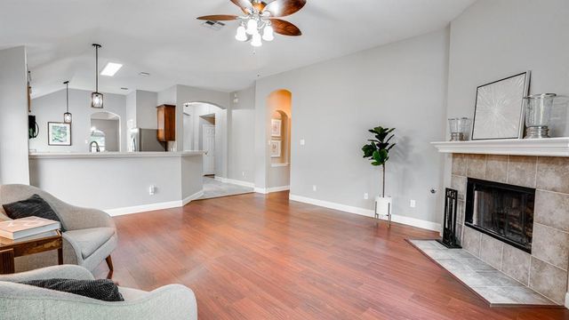 725 Crane Canyon PL, Round Rock, TX 78665