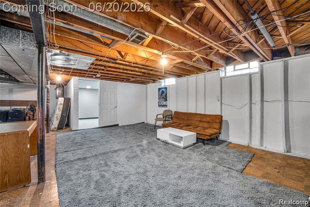 14615 Masonic Blvd, Warren, MI 48088