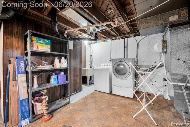 14615 Masonic Blvd, Warren, MI 48088