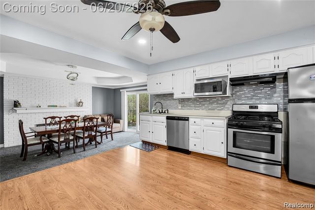 14615 Masonic Blvd, Warren, MI 48088