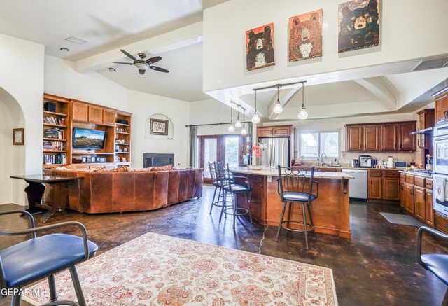 5413 E RIVER Lane, El Paso, TX 79932