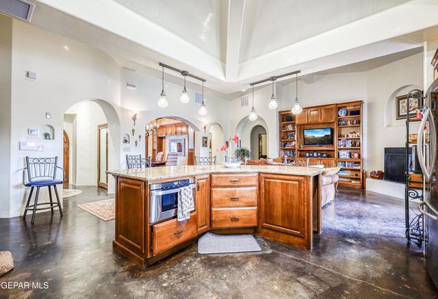 5413 E RIVER Lane, El Paso, TX 79932
