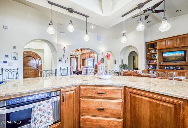 5413 E RIVER Lane, El Paso, TX 79932