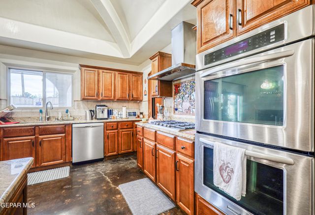 5413 E RIVER Lane, El Paso, TX 79932