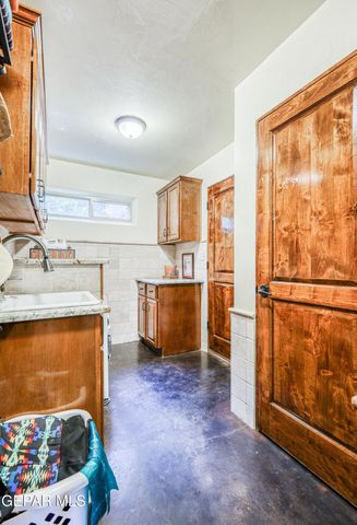 5413 E RIVER Lane, El Paso, TX 79932