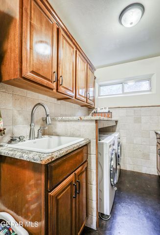 5413 E RIVER Lane, El Paso, TX 79932