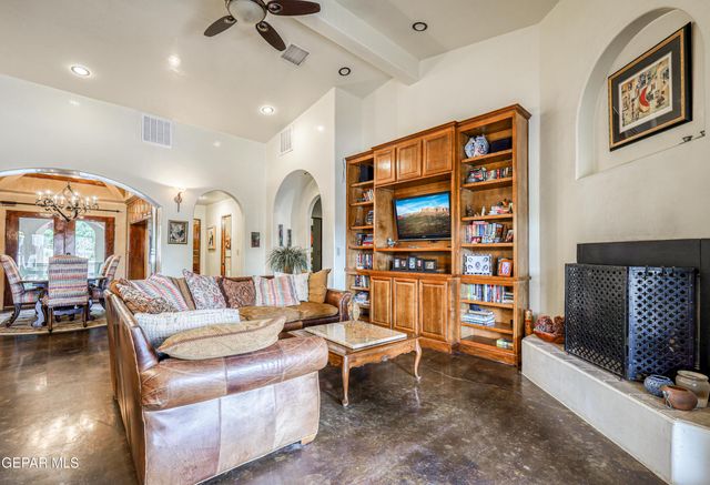 5413 E RIVER Lane, El Paso, TX 79932
