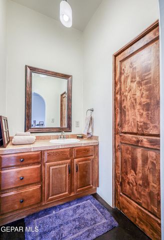 5413 E RIVER Lane, El Paso, TX 79932