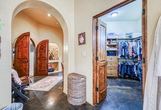 5413 E RIVER Lane, El Paso, TX 79932