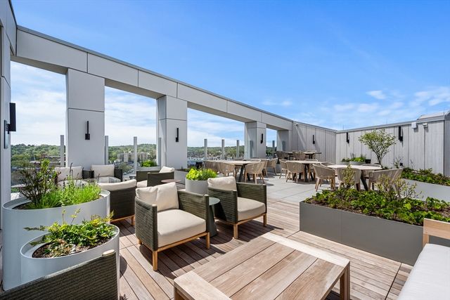 1515 Commonwealth 806, Boston, MA 02135