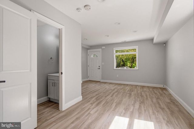 1527 MORRIS RD SE, Washington, DC 20020