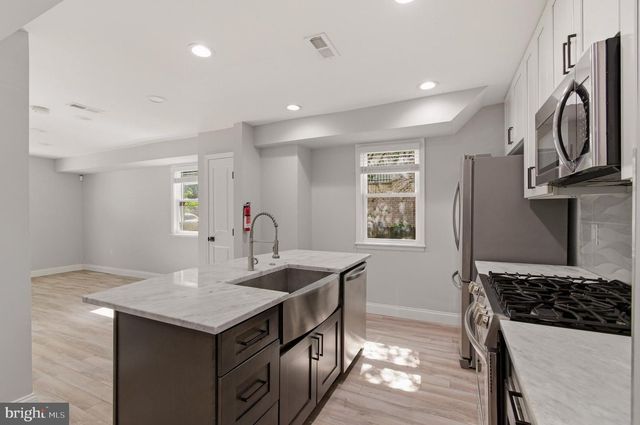 1527 MORRIS RD SE, Washington, DC 20020