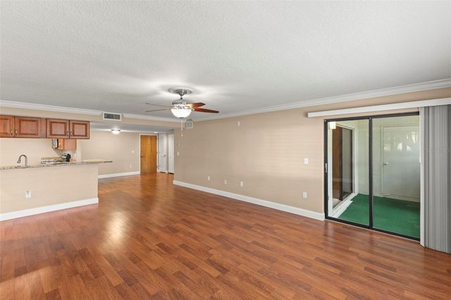 2595 COUNTRYSIDE BOULEVARD 8112, Clearwater, FL 33761