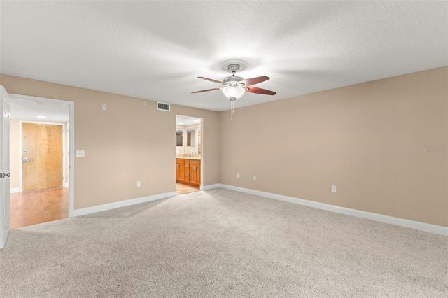 2595 COUNTRYSIDE BOULEVARD 8112, Clearwater, FL 33761
