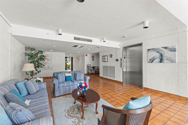 2595 COUNTRYSIDE BOULEVARD 8112, Clearwater, FL 33761
