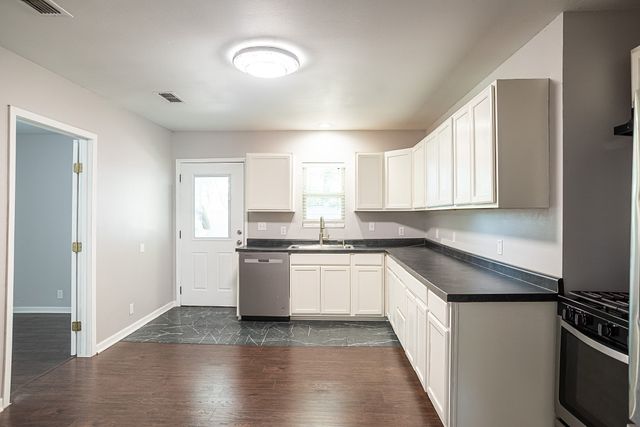 205 E Nelson Street, Bowie, TX 76230