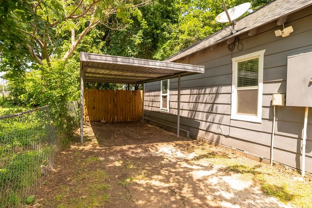 205 E Nelson Street, Bowie, TX 76230