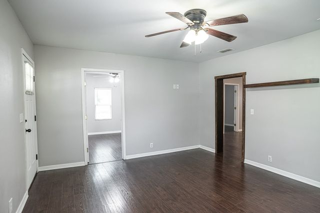 205 E Nelson Street, Bowie, TX 76230